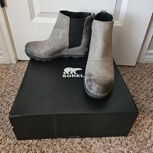 Sorel Women's Gray Chelsea Boots